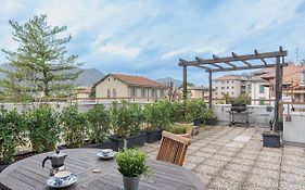 Como City Center Apartments!